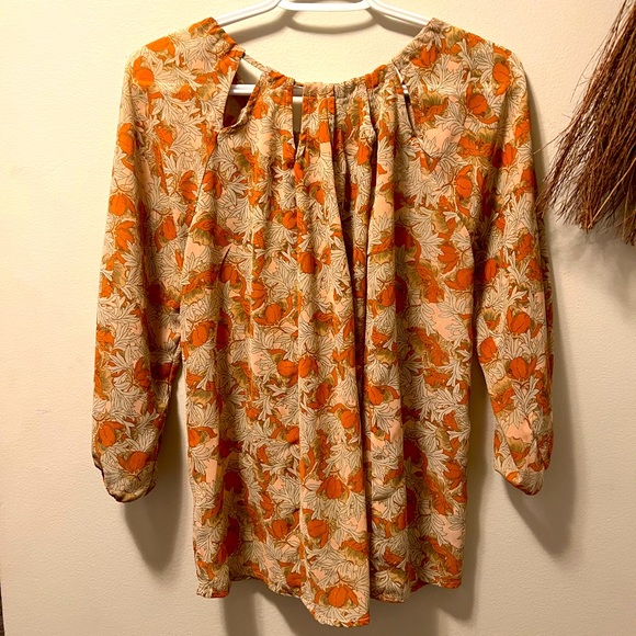 floral top - Picture 2 of 5